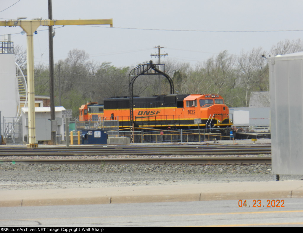 BNSF 1432